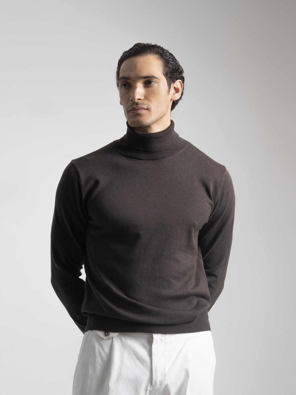 COFFEE TURTLE NECK SWEATER