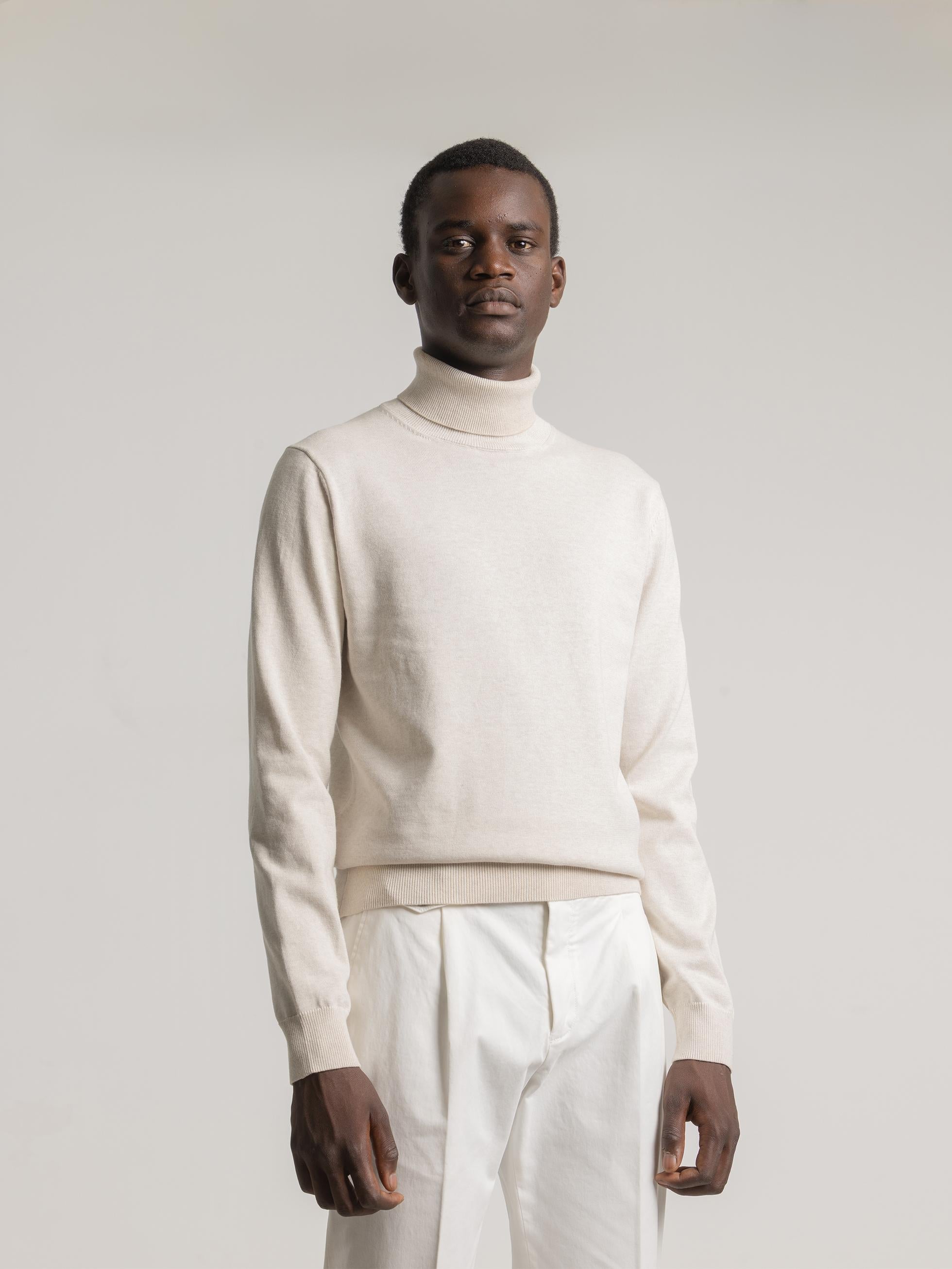 BEIGE TURTLE NECK JUMPER