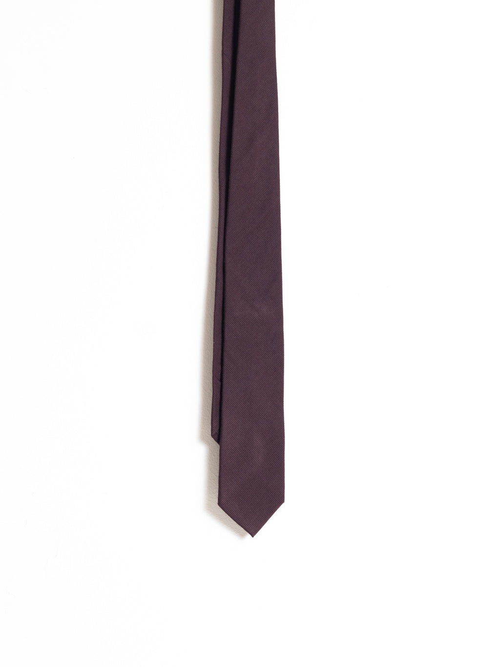 BURGUNDY SOFT TEXTURE TIE