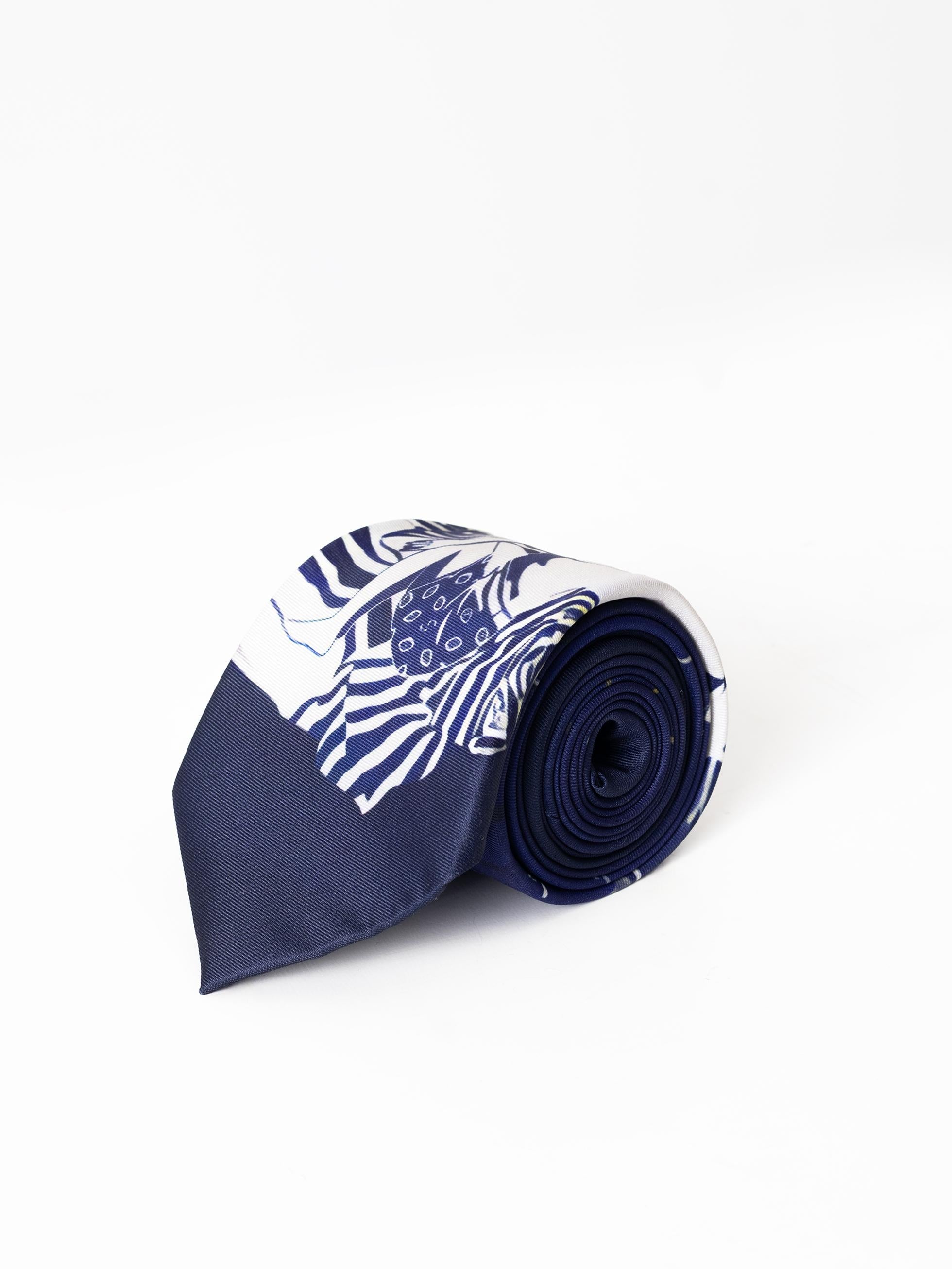 BLUE VINTAGE PRINT TIE
