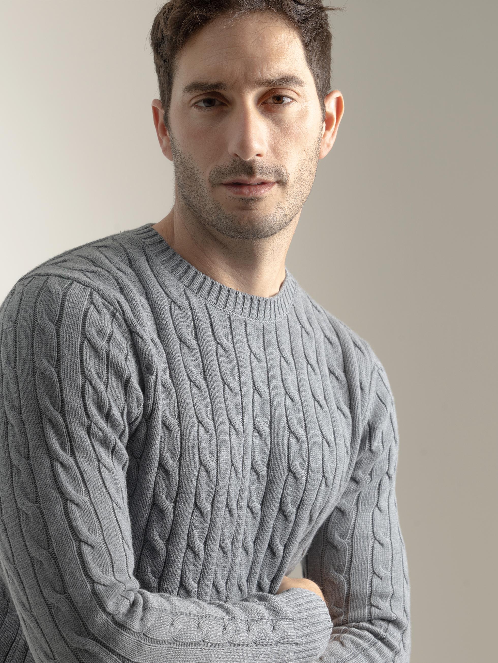 GREY CABLE KNIT SWEATER
