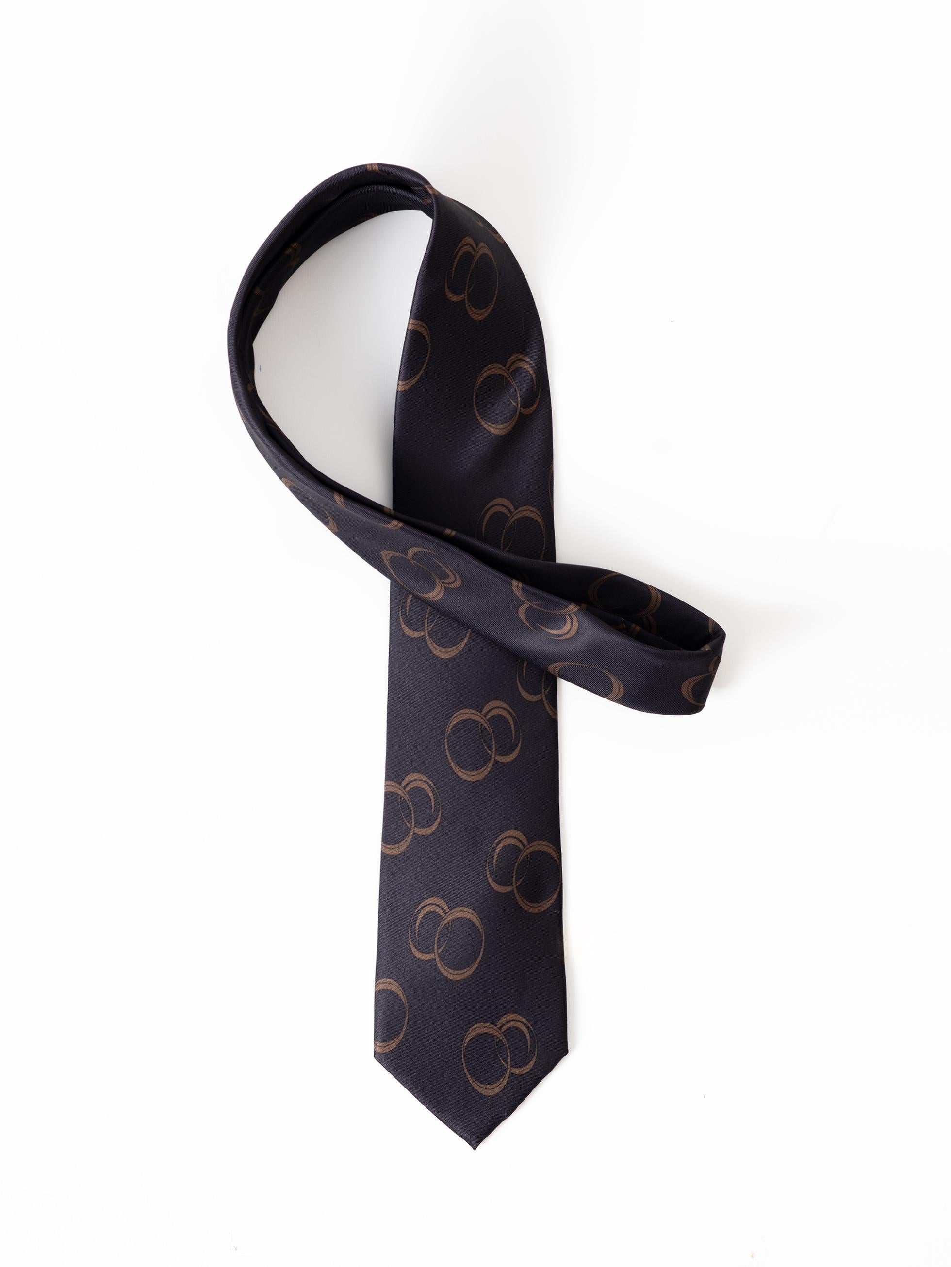 BLACK CIRCLES TIE