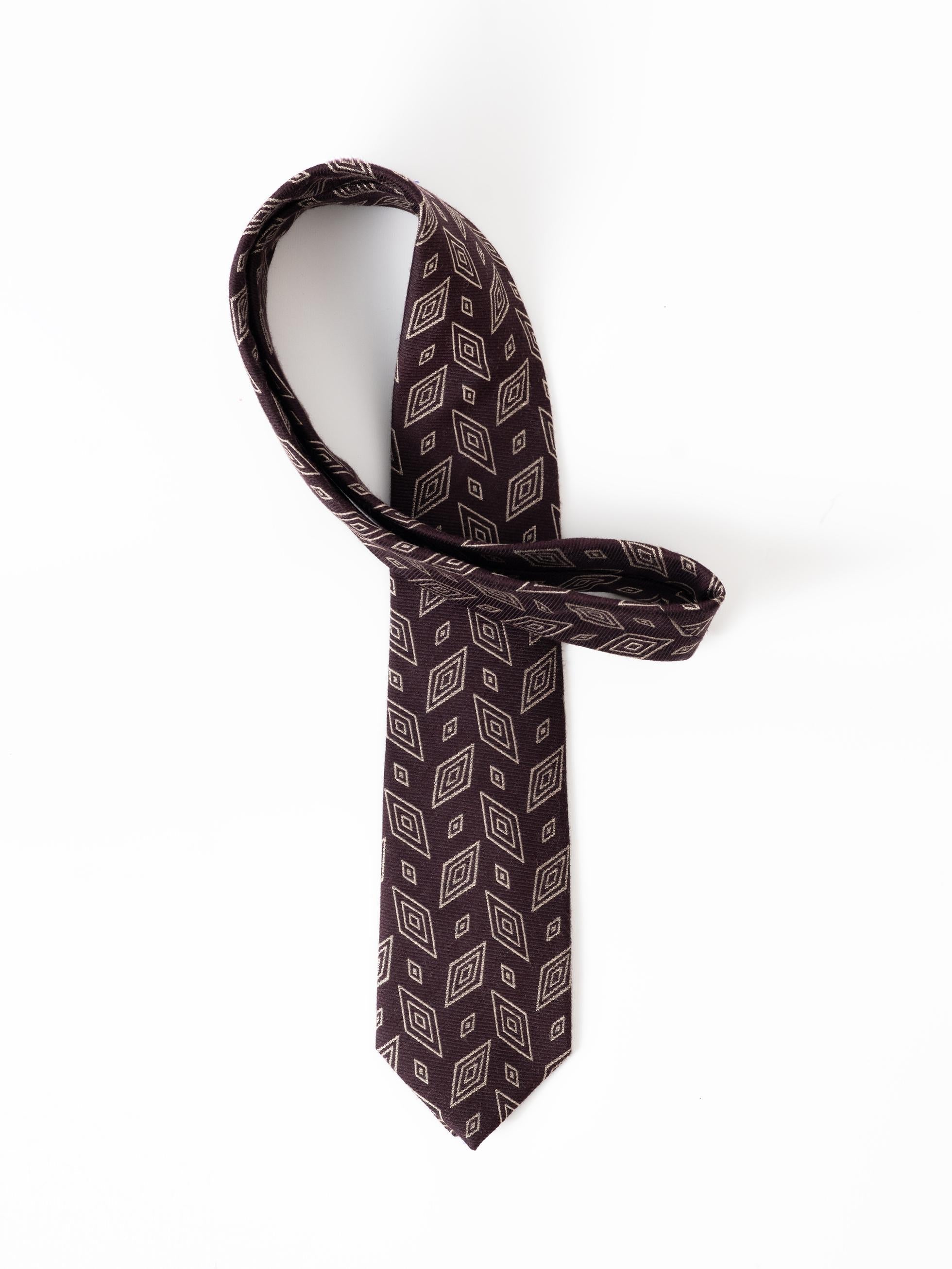 BURGUNDY RHOMBUS TIE