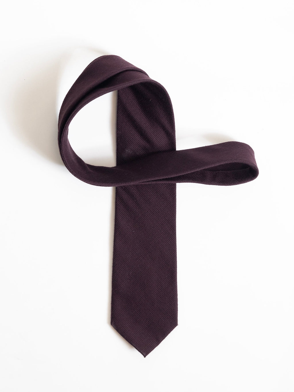 BURGUNDY SOFT TEXTURE TIE