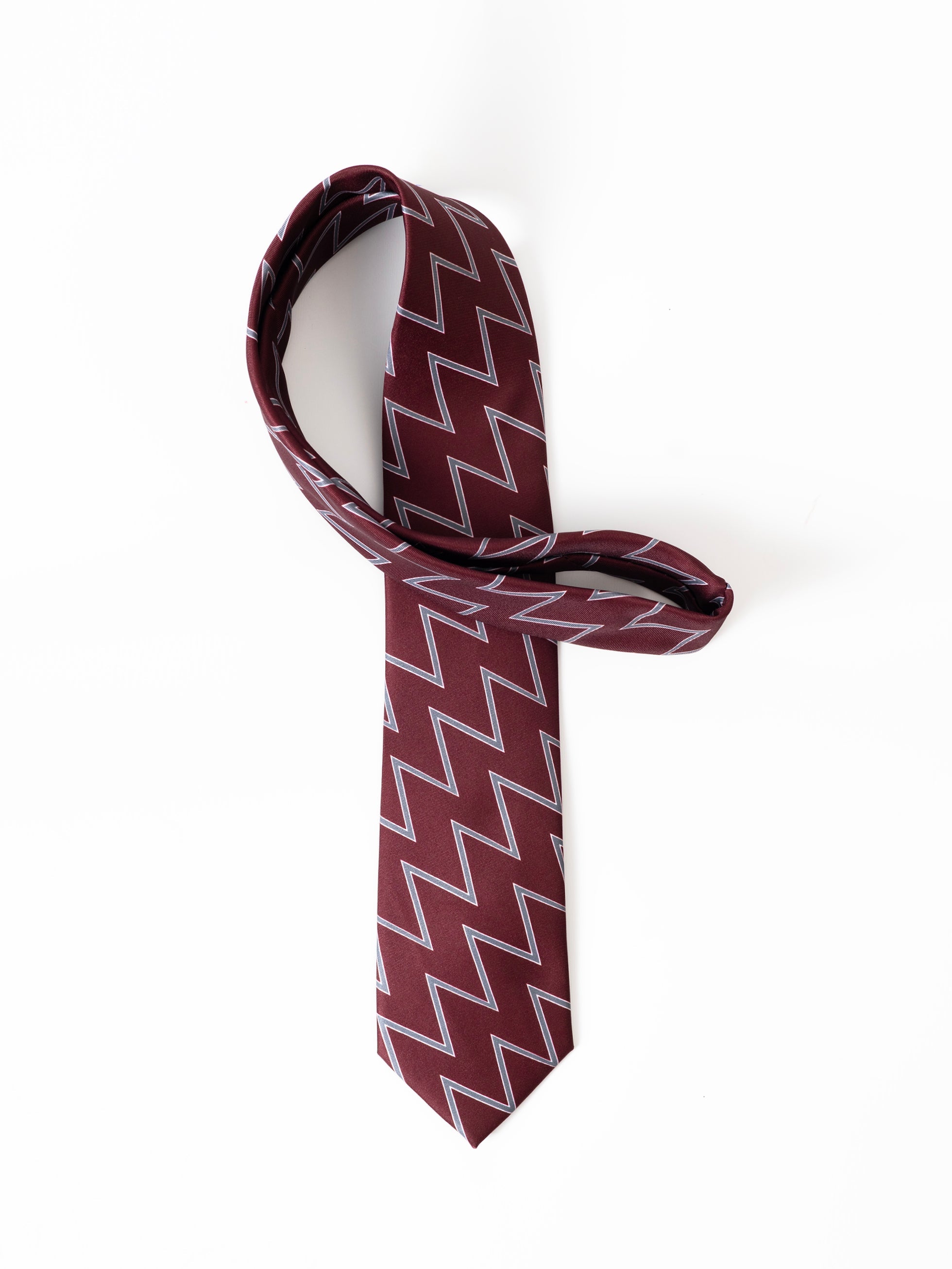 BURGUNDY ZIG ZAG TIE