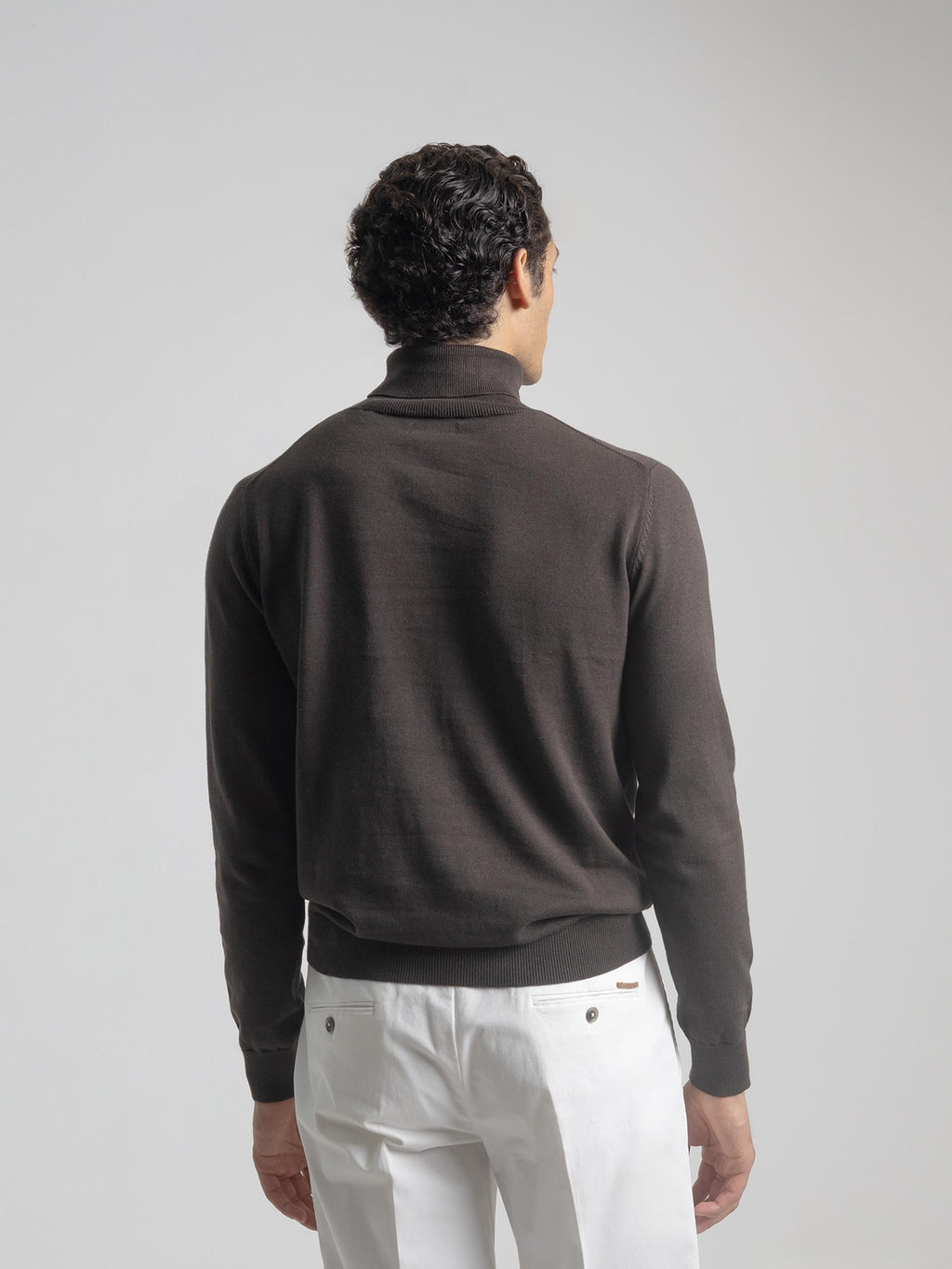 COFFEE TURTLE NECK SWEATER