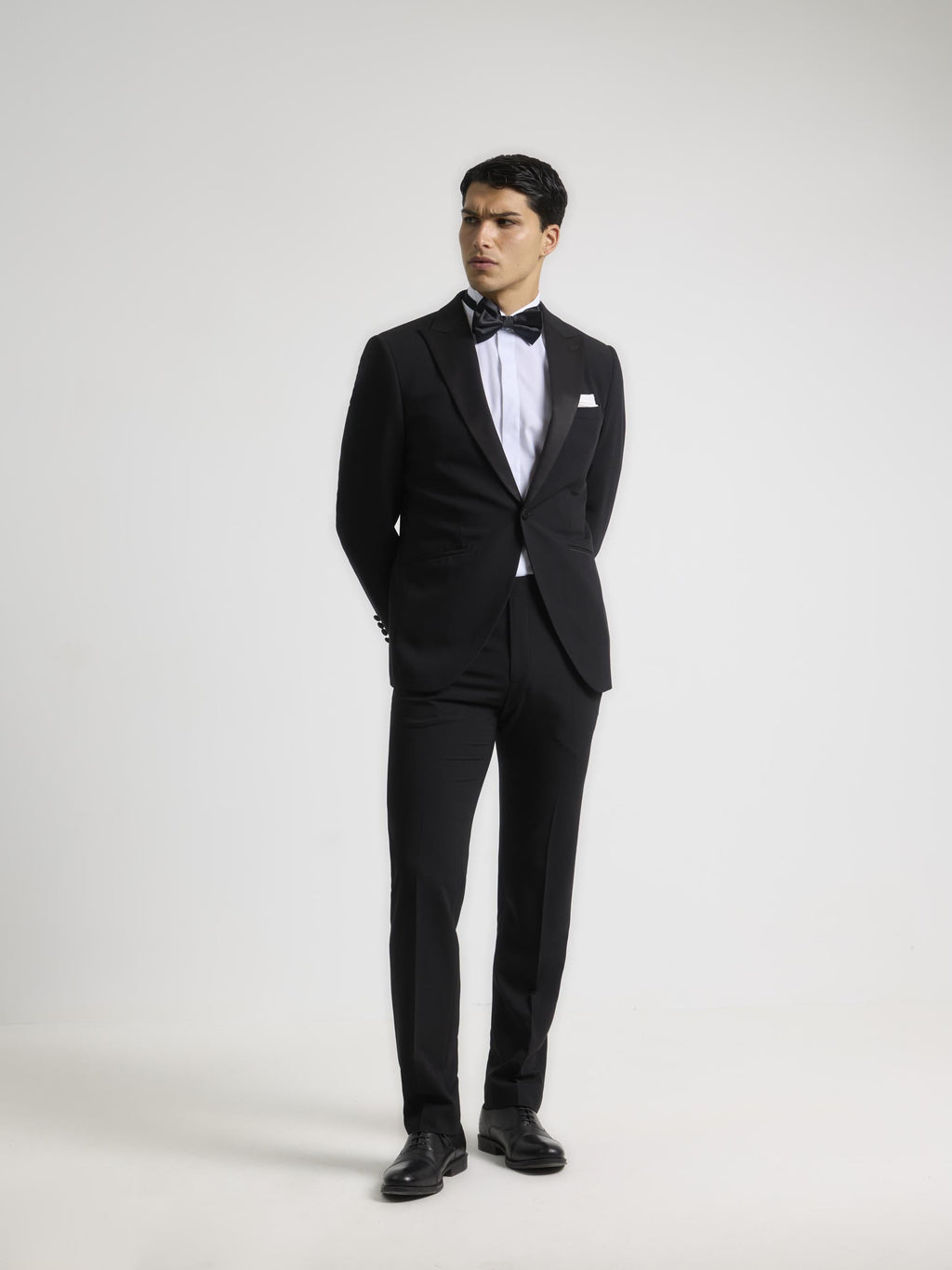 BLACK TUXEDO